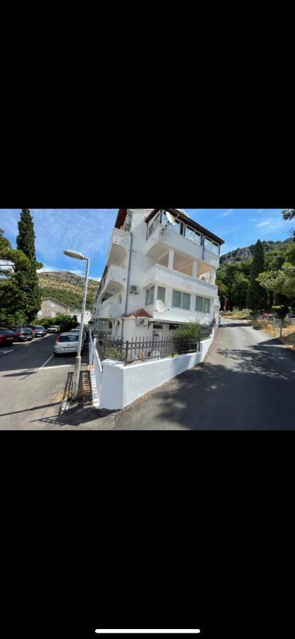Apartments Sveti Stefan-Marko Ilha Sveti Stefan Exterior foto